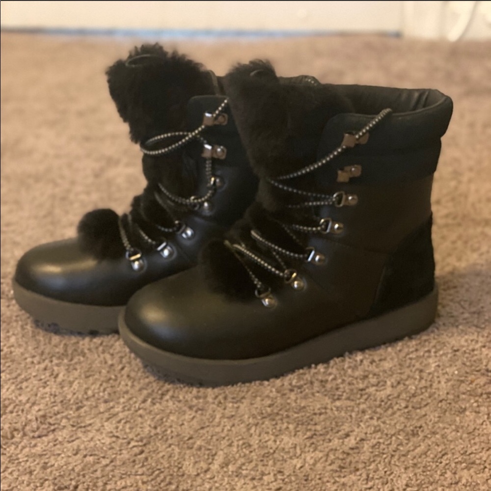 UGG BLACK VIKI WATERPROOF BOOTS 8.5